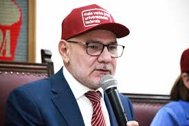 Reitor da UFPE ressalta recomposição orçamentária das universidades, mas  cobra ações mais imediatas