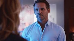 Alors que julien et alice en viennent à une déplaisante confrontation, alex fait savoir qu'il n'est pas insensible au charme du nouveau. Un Si Grand Soleil Claire Et Julien Vont Ils Tout Quitter Pour Se Mettre Officiellement Ensemble Spoilers Melty