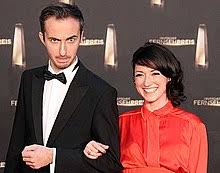 Jan bhmermann born 23 february 1981 is a german satirist and television presenter he has also worked as a comedy writer and producer jan b hmermanns meis. Jan Bohmermann Wikipedia