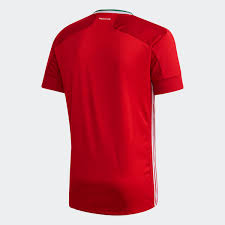 Ein replica trikot sieht aus wie die ausrüstung der spieler und hat ein gewebtes. Adidas Ungarn Heimtrikot Rot Adidas Deutschland