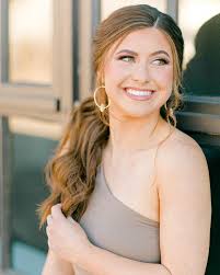 maddie (@maddiegbarfield) • Instagram photos and videos