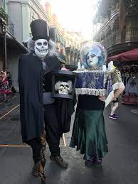 Madame Leota And Hatbox Ghost Haunted Mansion Cosplay Halloween Costumes At Disneyland Mickey S Haunted Mansion Costume Mickey Halloween Mickey Halloween Party