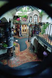 Omvisning av byen på sykkel varighet: Hundertwasser Village Beim Hundertwasser Haus