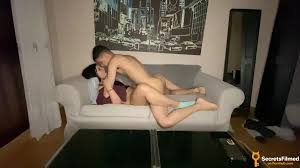 ❤️Прекрасный романтичный секс молодой пары на диване. Смотреть секс онлайн,  скачать порно видео.