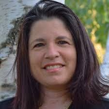 Glenda Perry's Instagram, Twitter & Facebook