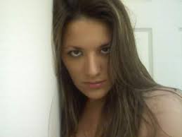 Hello! Can someone help me how to "clean up" /join these stripes with the  edges?😃🧶