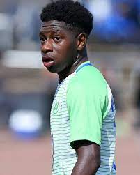 He played most of his professional career with sporting after reaching the club's youth system at the age of 15. Sidnei Balde Djalo