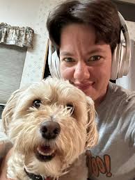 Hi! I'm new to this group. I'm Brianna. I recently joined because I love  Taylor Swift (obviously) and I want to talk more about her with the same  excitement as I do.