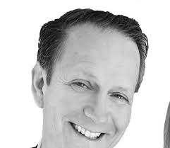 Legal Eagle Uses Showbiz Ties to Save Lives Variety's first Power of Law  honoree Kenneth Kleinberg drives kidney research org