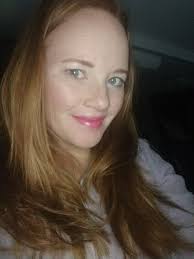 At least my baby was not a fashionistar in the house she would just put her  red dot and do red and white eyebrows and wear her crocs😂😂 so we are not