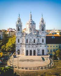 Estrela ist eine stadtgemeinde (freguesia) der portugiesischen hauptstadt lissabon. Basilica Da Estrela Lisbon Don T Miss This Gem Of Baroque Architecture Baroque Architecture Lisbon Architecture Elevation