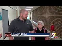 Elementary school highlights the importance of dads with a morning walk to  school