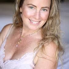 Sharon Chatterton's Instagram, Twitter & Facebook