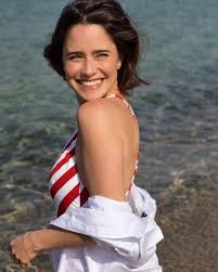 Fernanda vasconcellos é atriz da rede globo de televisão. Fernanda Vasconcellos On Instagram Tbt Short Hairstyles For Thick Hair Thick Hair Styles Female Character Inspiration