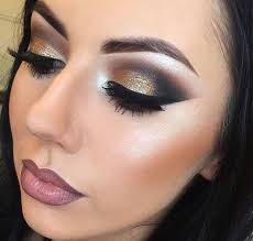 ✨🎉 Sparkling Skies: Your New Year's Eve Look is Here! 🎉✨ The countdown to  2025 has begun, and it's time to make your grand entrance in true Hollywood  style! 🌌✨ Get ready