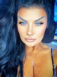 Photo by Wendy Steele (@wendysteelebeauty) · August 5, 2025