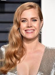 The Most Glamorous Beauty Looks From The Oscars Red Carpet Strawberry Blonde Hair Strawberry Blonde Blonde Balayage