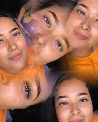 🩷✨Hola amixssss hermosa ✨🩷 🎁Les traigo nuestro lindo combo Glam mixto🎁  Que incluye un set de pestañas en efecto clásicas en talla 8/mm Brow  lamination , luce unas cejas más pobladas y