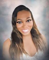 Shelly Landry's Instagram, Twitter & Facebook