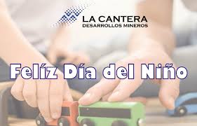Canta y entona la guitarra y batería. Feliz Dia Del Nino 2020 La Cantera