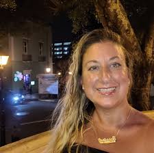 I'd like to go and see a band or some djs. Something alternative and  creative, in a venue full of alternative and creative people aged from 30  to 90. Free thinkers. The