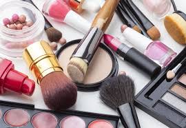 تراجع الطلب على مستحضرات التجميل