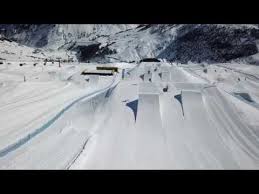 Skiing in livigno is an amazing experience for all winter sport lovers.the alta valtellina ski area is one of the largest, most important and most beloved in the alps and in the entire europe and it offers an incredible selection of opportunities for alpine skiing, snowboarding, freestyle: Skigebiet Livigno Skiurlaub Skifahren Testberichte