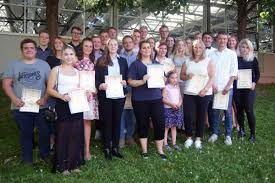 Die zeiten des kundendienstes können unterschiedlich ausfallen. Kbs Verabschiedung Victoria Goll Und Tatjana Kling Mit Traumabschlussnote 1 0 Kaufmannische Schule Waiblingen