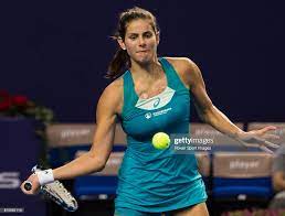 Round things on Julia Goerges' chest | Talk Tennis