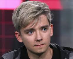 Young and rising star butterfield came into entertainment field when he was spotted by a casting. Asa Butterfield 14 Facts About The Sex Education Star You Probably Didn T Know Popbuzz