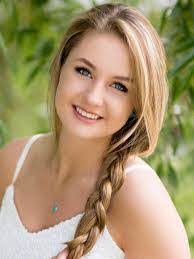 Courtney Krall's Instagram, Twitter & Facebook