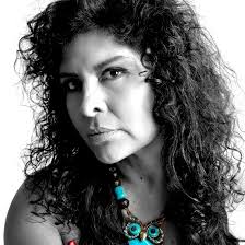 Max Coloma es actor, director, productor, locutor, docente y dramaturgo  peruano/venezolano, desde 1999 ha participado como actor en más de 50  montajes, algunos de ellos son: “Decir sí”, “El siglo de las