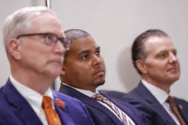 Chicago Bears: Justin Fields accidentally pointed out Matt Eberflus'  practice approach might be flawed