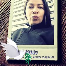 REGALADA 🤗.... Muchas gracias a todos.! Regalo bolsas de ropa variada,  todo en buen estado ....retiro debe ser mañana miércoles en mi domicilio,  Maipú.