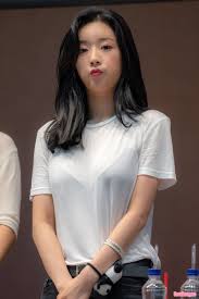 yoon bomi apink 180706 コリアンビューティー 女性 50年代 ファッション