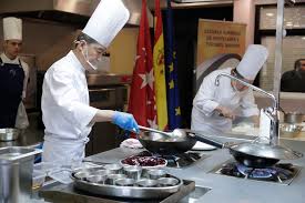 Ofertas y demandas de empleo. Mas Del 77 De Los Alumnos Que Estudian Hosteleria Y Turismo En La Comunidad Obtienen Empleo Comunidad De Madrid