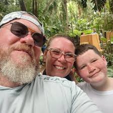 Hotels with transit to cruise ship?