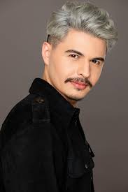 Headshots by Laura (@headshotsbylaura) • Facebook