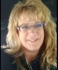 Amy Klotz's Instagram, Twitter & Facebook