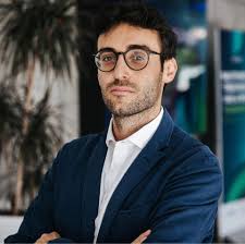 Innovazione, AI e sostenibilità: al Castello di Conversano la prima tappa  dell'EY Private Roadshow