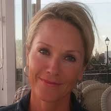 B.Untethered offers midlife women solutions for nutrition, fitness, and  positive challenge