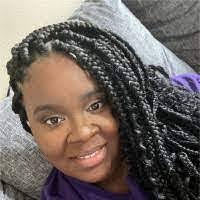 Shanae Reed's Instagram, Twitter & Facebook