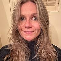 Samantha Warwick's Instagram, Twitter & Facebook