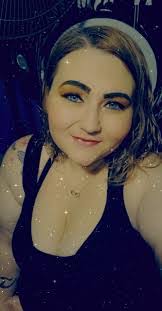 Renee Allred's Instagram, Twitter & Facebook