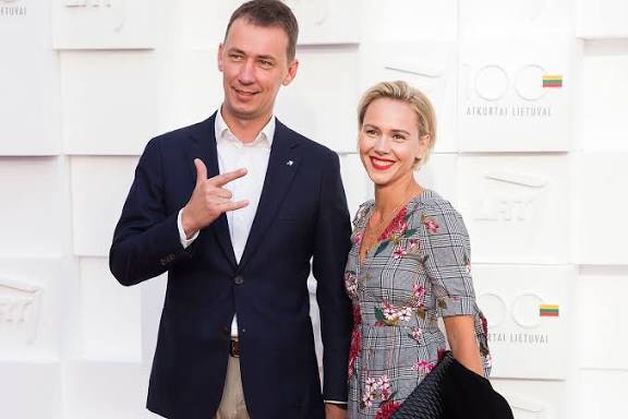 Vytautas Kernagis jaunesnysis skiriasi su žmona Rima - LRT
