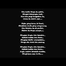 Jatuh bangun aku mengejarmu namun dirimu tak mau mengerti kubawakan segenggam cinta namun kau meminta diriku membawakan bulan ke pangkuanmu jatuh bangun aku mencintai namun dirimu tak mau mengerti kutawarkan segelas air. Lirik Lagu Angin Hujan Fletch