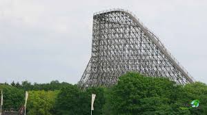 Sie war bis zum frühjahr 2005 mit einem gefälle von 61° die steilste holzachterbahn … Colossos Heide Park Resort Freizeitpark Welt De