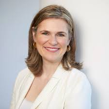 Emma Belcher's Instagram, Twitter & Facebook