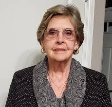 🎾💪 LETS GET FIT 💪🎾 •Looking to lose weight? •Looking for a new hobby?  •Looking to improve your tennis? •Looking to make new friends? Then look no  further! Cardio Tennis is great