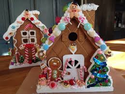Wooden Gingerbread Houses Painted And Decorated With Fake Candies Lots Of Fun And Patience Christmas Decor Diy Christmas Crafts Christmas Projects